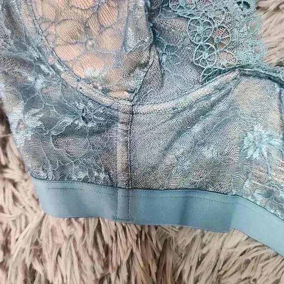 VICTORIA'S Secret teal Lace Bralette.  Size 34C - Picture 10 of 13
